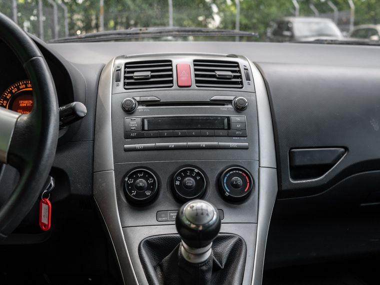 Toyota Auris 2009 года, 223 103 км - вид 7