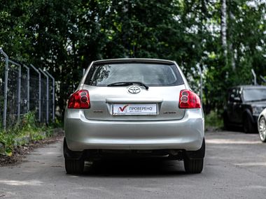 Toyota Auris 2009 года, 223 103 км - вид 4