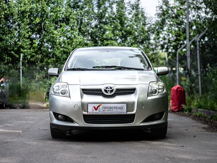 Toyota Auris 2009 года, 223 103 км - вид 3