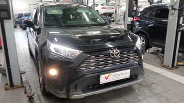 Toyota RAV4 2020 года, 98 000 км - вид 3