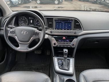 Hyundai Elantra 2017 года, 130 000 км - вид 8