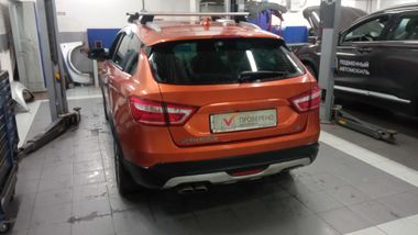 ВАЗ (LADA) Vesta Cross 2018 года, 132 603 км - вид 4
