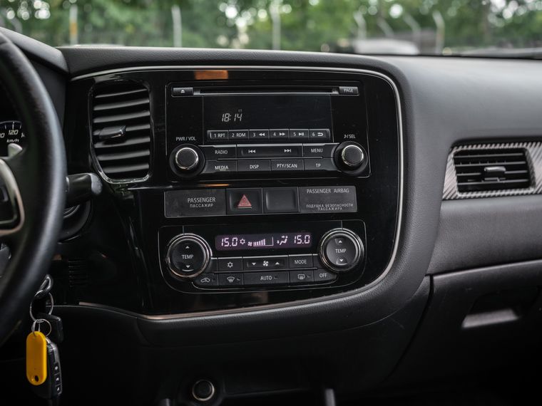 Mitsubishi Outlander 2012 года, 204 648 км - вид 9