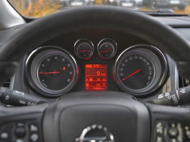 Opel Astra 2014 года, 174 500 км - вид 5