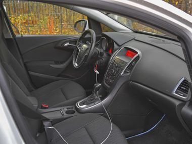 Opel Astra 2014 года, 174 500 км - вид 11