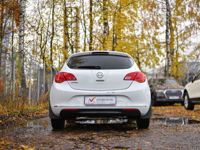 Opel Astra 2014 года, 174 500 км - вид 4