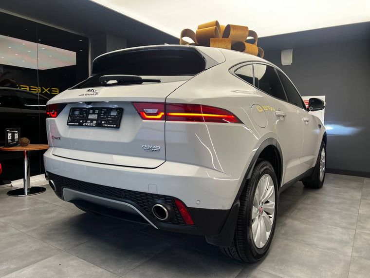 Jaguar E-Pace 2018 года, 89 828 км - вид 4