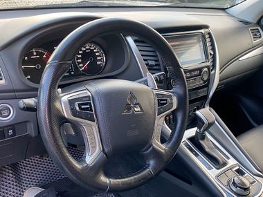 Mitsubishi Pajero Sport 2019 года, 76 560 км - вид 11