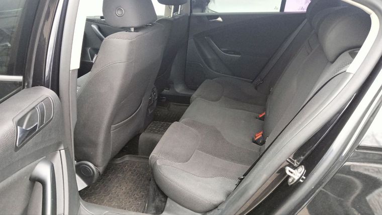 Volkswagen Passat 2010 года, 269 095 км - вид 17