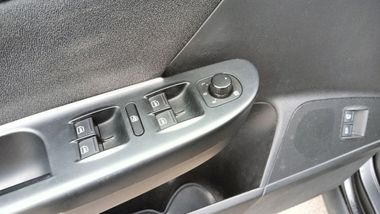 Volkswagen Passat 2010 года, 269 095 км - вид 14
