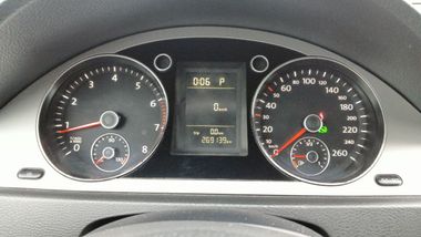 Volkswagen Passat 2010 года, 269 095 км - вид 8