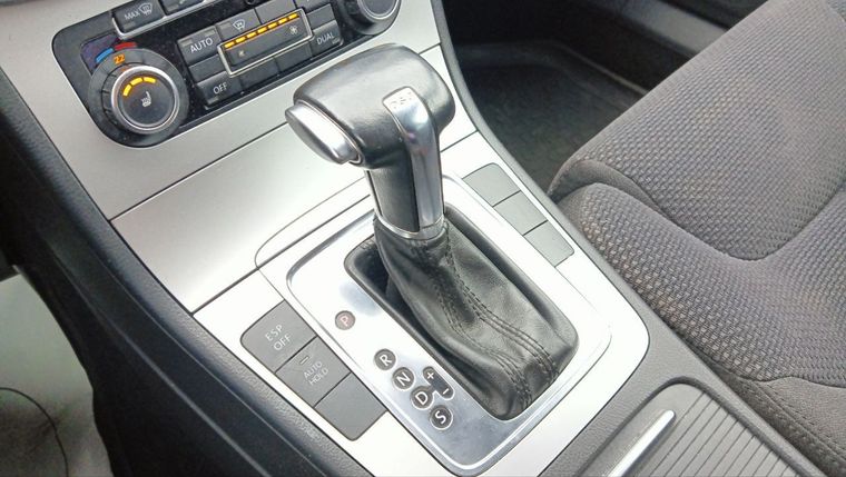 Volkswagen Passat 2010 года, 269 095 км - вид 13