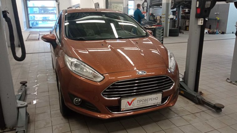 Ford Fiesta 2015 года, 117 568 км - вид 3