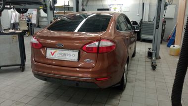 Ford Fiesta 2015 года, 117 568 км - вид 4