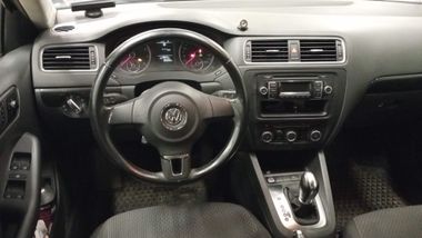 Volkswagen Jetta 2011 года, 135 950 км - вид 5