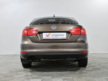 Volkswagen Jetta 2011 года, 135 950 км - вид 6