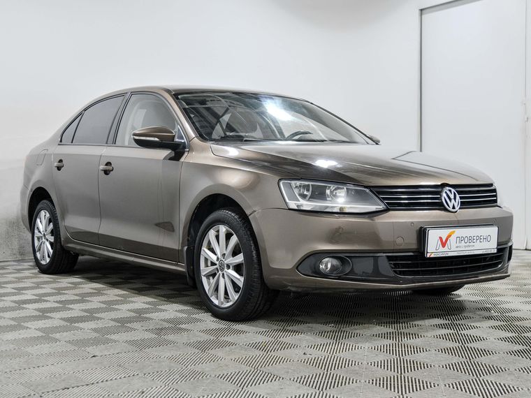 Volkswagen Jetta 2011 года, 135 950 км - вид 3