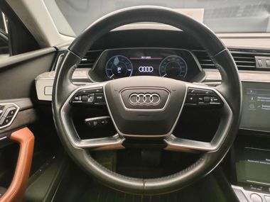 Audi e-tron 2020 года, 83 217 км - вид 10