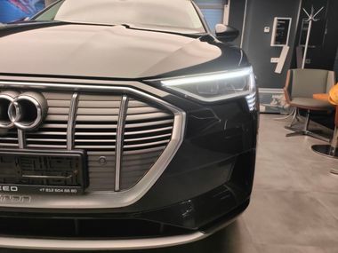 Audi e-tron 2020 года, 83 217 км - вид 8