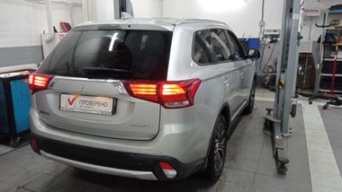 Mitsubishi Outlander 2018 года, 57 573 км - вид 3