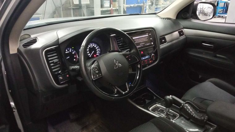 Mitsubishi Outlander 2018 года, 57 573 км - вид 5