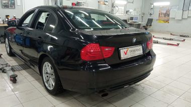 BMW 3 серия 2010 года, 260 000 км - вид 4