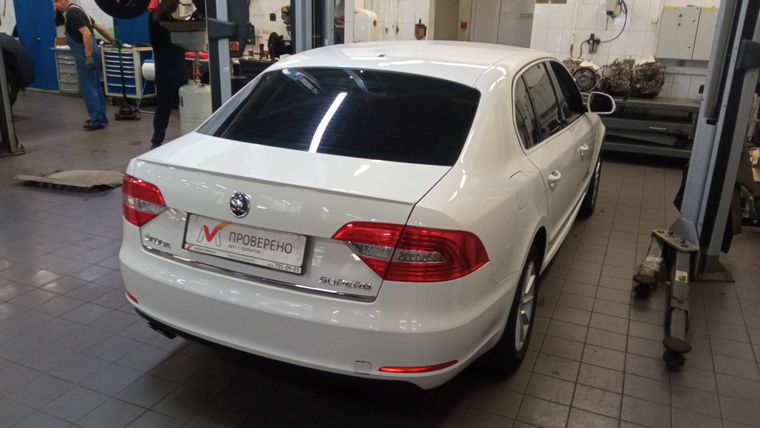 Skoda Superb 2013 года, 211 500 км - вид 3