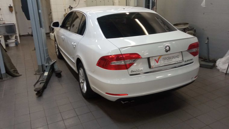 Skoda Superb 2013 года, 211 500 км - вид 4