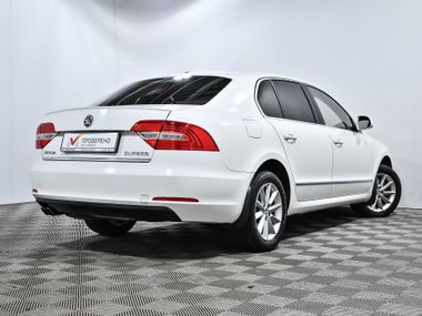 Skoda Superb 2013 года, 211 500 км - вид 5