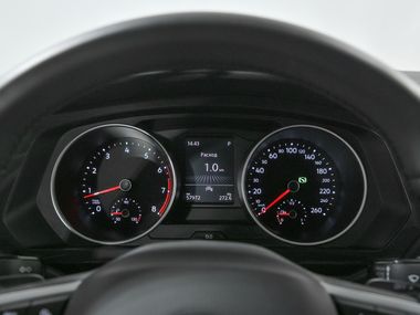 Volkswagen Tiguan 2019 года, 57 787 км - вид 8