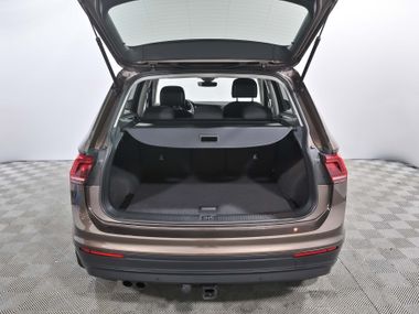 Volkswagen Tiguan 2019 года, 57 787 км - вид 20