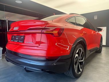 Audi e-tron Sportback 2021 года, 29 457 км - вид 4