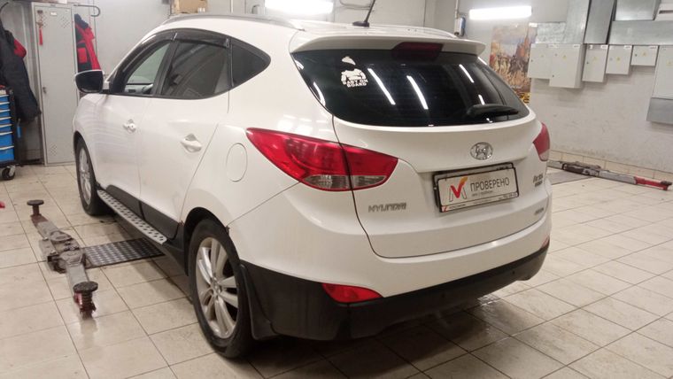 Hyundai ix35 2011 года, 237 043 км - вид 4