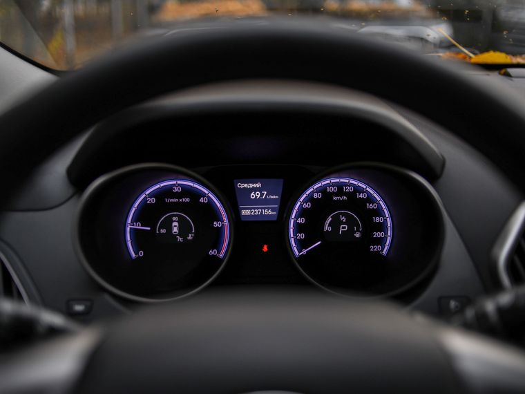 Hyundai ix35 2011 года, 237 043 км - вид 5