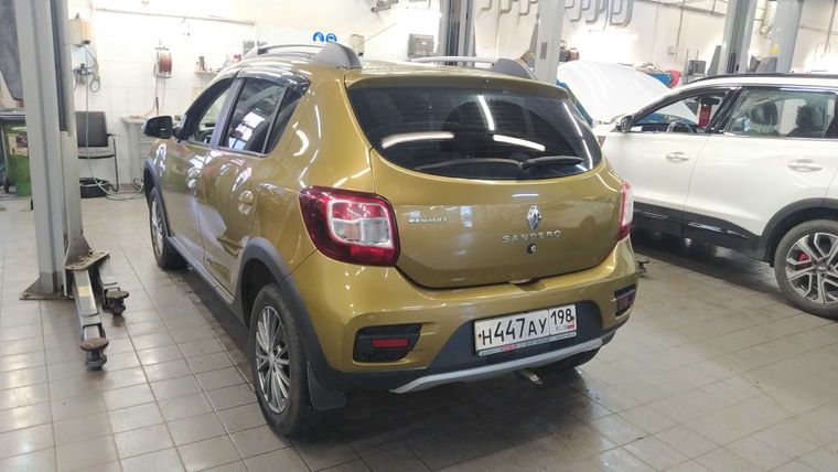 Renault Sandero Stepway 2016 года, 73 886 км - вид 4
