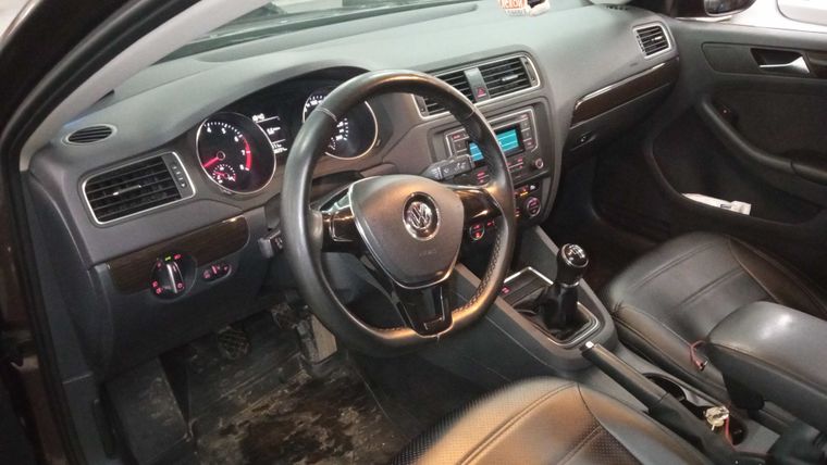 Volkswagen Jetta 2015 года, 108 204 км - вид 5