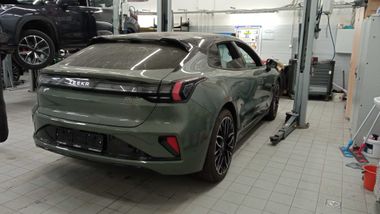 Zeekr 001 2024 года, 32 км - вид 3