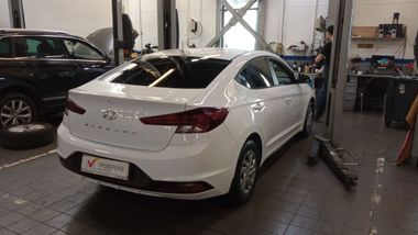 Hyundai Elantra 2019 года, 76 000 км - вид 4