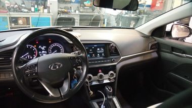 Hyundai Elantra 2019 года, 76 000 км - вид 5