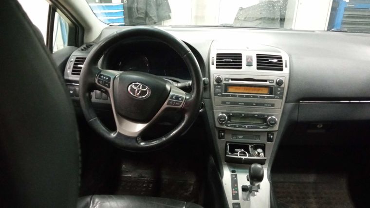 Toyota Avensis 2010 года, 340 000 км - вид 5