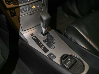 Toyota Avensis 2010 года, 340 000 км - вид 9