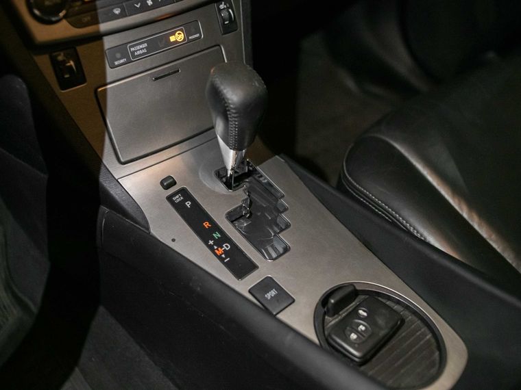 Toyota Avensis 2010 года, 340 000 км - вид 9