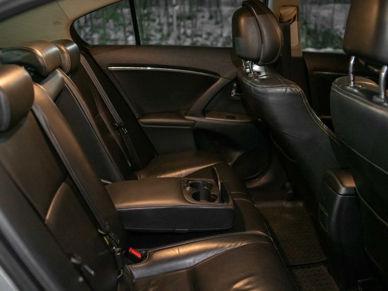 Toyota Avensis 2010 года, 340 000 км - вид 11