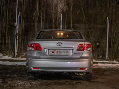 Toyota Avensis 2010 года, 340 000 км - вид 4