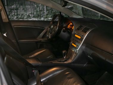 Toyota Avensis 2010 года, 340 000 км - вид 12