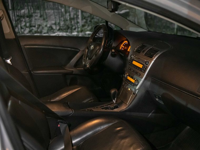 Toyota Avensis 2010 года, 340 000 км - вид 12