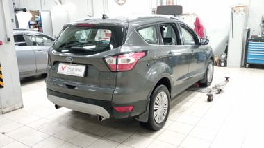 Ford Kuga 2018 года, 104 300 км - вид 3