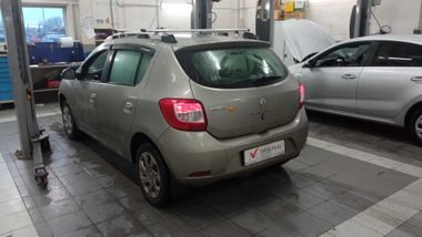 Renault Sandero 2015 года, 76 400 км - вид 4