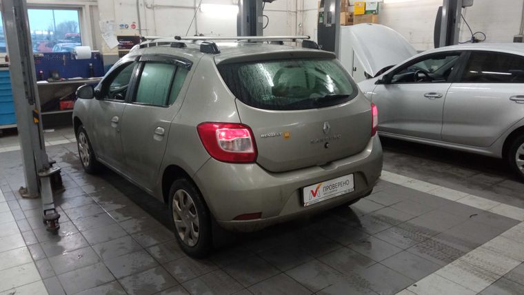 Renault Sandero 2015 года, 76 400 км - вид 4