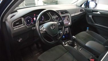 Volkswagen Tiguan 2018 года, 71 544 км - вид 5